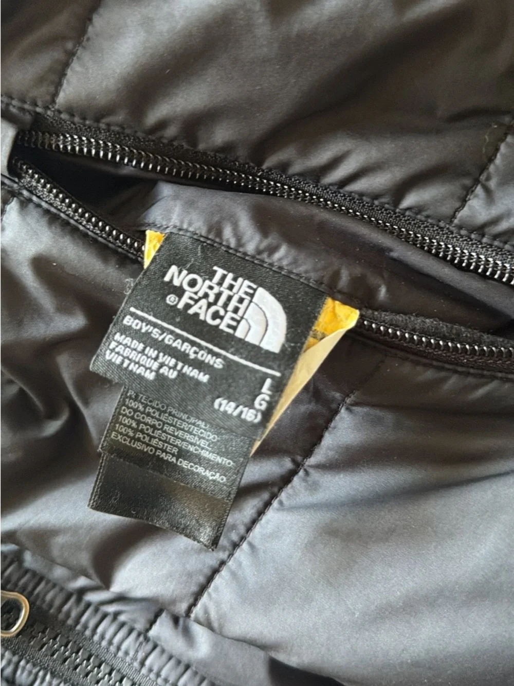 The North Face boy’s Black Fleece Jacket